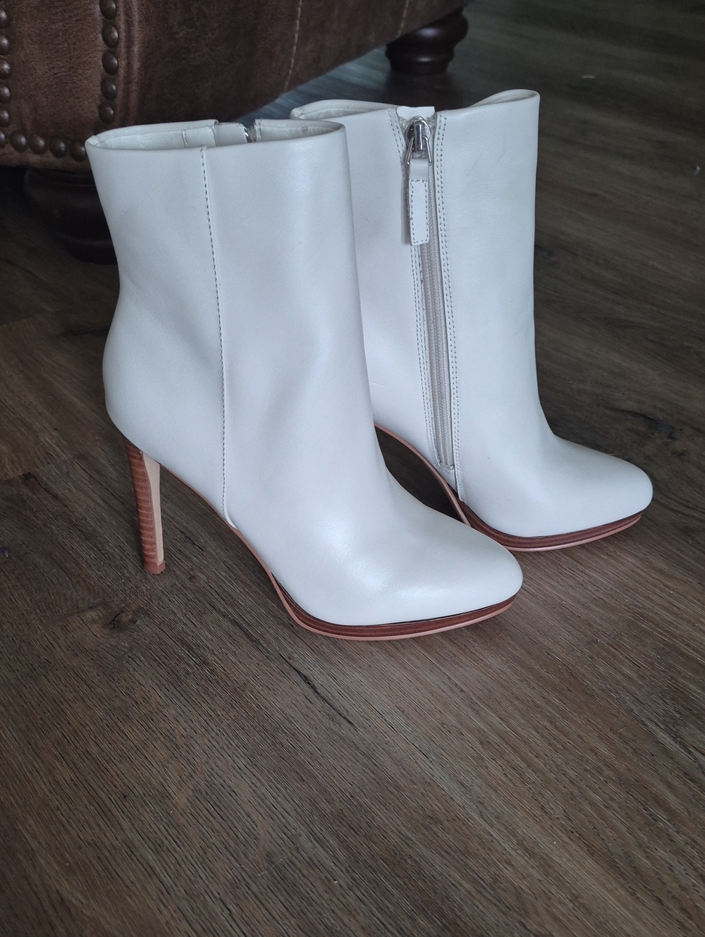 Sleek Cream Leather Ankle Boot with Stacked Heel and Side Zip